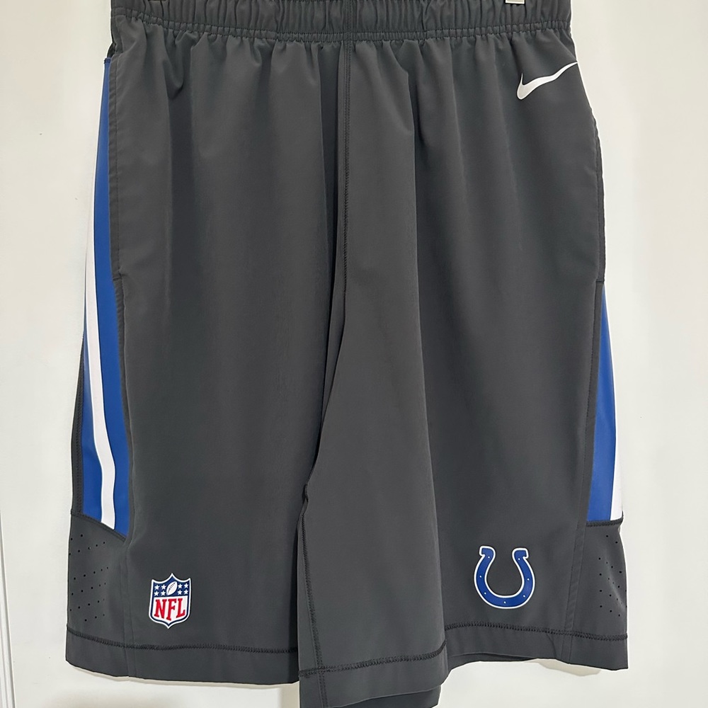 🔥🔥 NFL “Colts” Nike On Field Shorts !